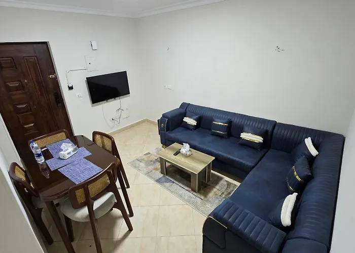 Skyline Luxury Hotel s 5 Mins From Airport